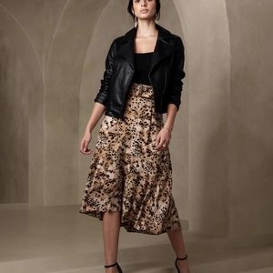 6T [6 Tall] / NWOT Banana Republic Flounce Midi Skirt